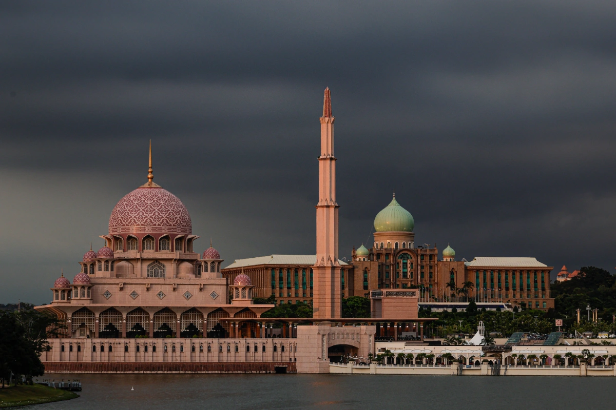 MetMalaysia warns of storms and heavy rain in eight states