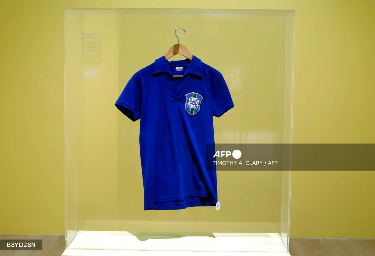 Pele's World Cup shirt sells for $4.9 million at US auction
