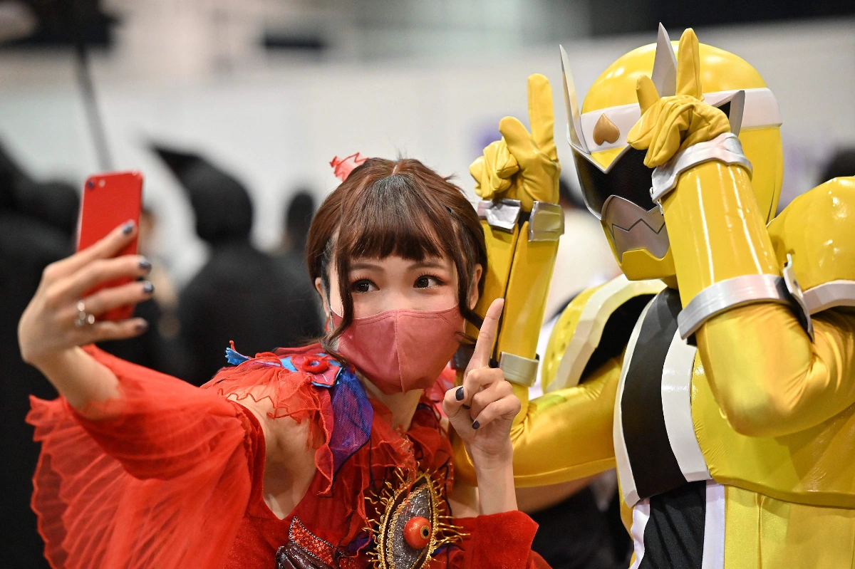 Police warn cosplayers on military costumes and replica weapons Police warn cosplayers on military costumes and replica weapons