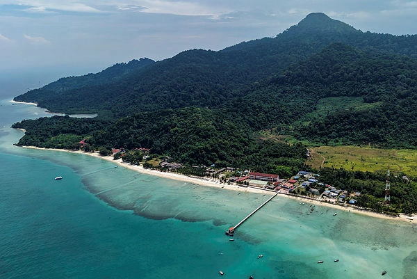 Pulau Tinggi residents seek jetty housing solutions Pulau Tinggi residents seek jetty, housing solutions
