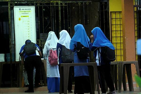 RM14.4 million early schooling aid for 96,013 form six students