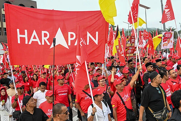Ramanan Sim among leaders backing six PH candidates at Wisma MBS Ramanan, Sim among leaders backing six PH candidates at Wisma MBS