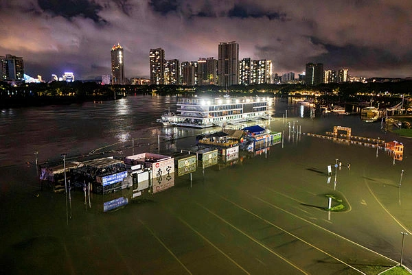 Rescuers search for missing after China storms kill 17 Rescuers search for missing after China storms kill 17
