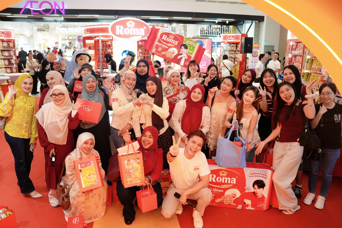 Roma reunites with Lee Minho to launch nationwide Roma Kelapa campaign