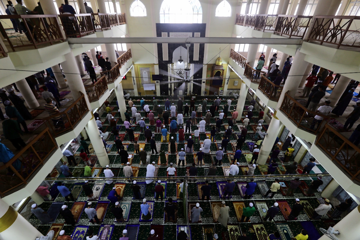 Selangor Sultan withholds consent for Friday prayers at shopping malls for now - MAIS