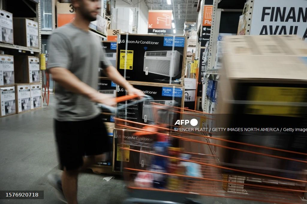 Shoppers rush for air conditioners in France heat wave Shoppers rush for air conditioners in France heat wave