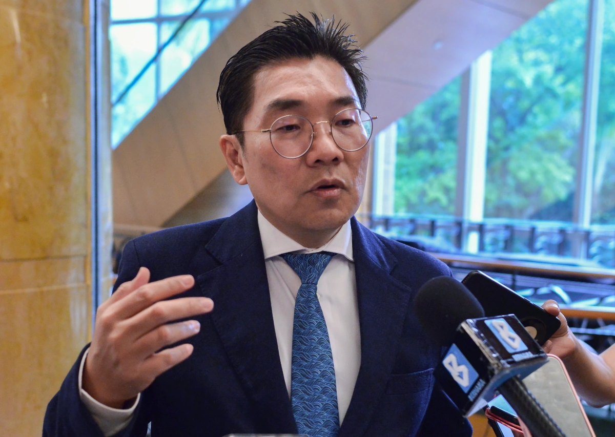 Sim urges manufacturers to reinvest profits in R&D
