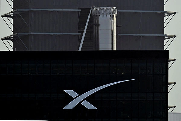 SpaceX shares slide below IPO price amid lockup fears SpaceX shares slide below IPO price amid lockup fears