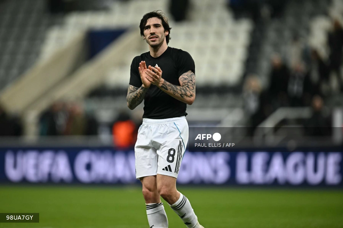 Spurs agree club record 100 million move for Newcastles Tonali Spurs agree club record £100 million move for Newcastle's Tonali