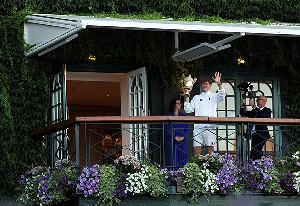 TENNIS-GBR-WIMBLEDON (1) 'It's amazing': Sinner revels in Wimbledon glory after Zverev battle