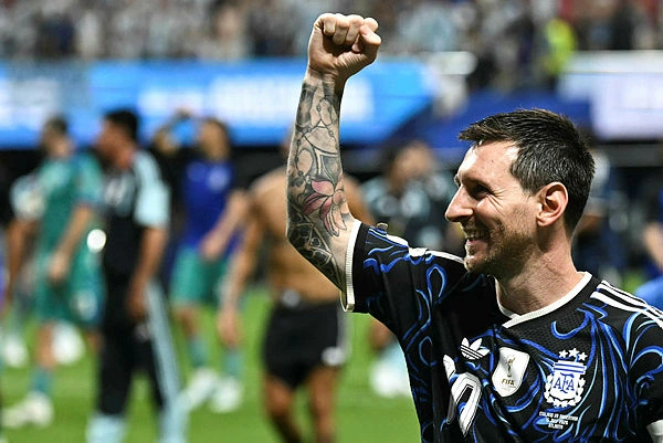 TOPSHOTS-TOPSHOT-FBL-WC-2026-MATCH102-ENG-ARG Messi magic sends Argentina into World Cup final as England fall short