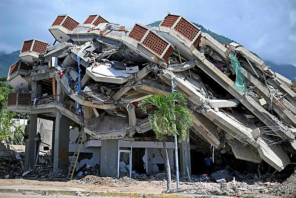 TOPSHOTS-TOPSHOT-VENEZUELA-EARTHQUAKE-AFTERMATH Death toll from Venezuela quakes rises to 5,119
