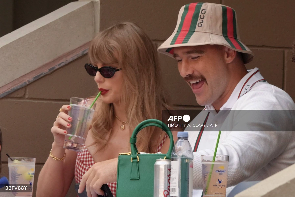 Taylor Swift fans pay 25 for wedding trash Taylor Swift fans pay $25 for wedding trash