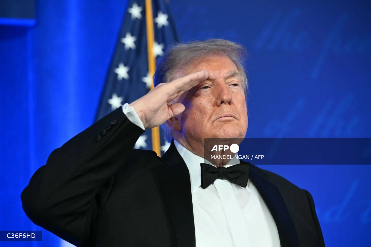 Trump returns to White House press dinner months after shooting chaos Trump returns to White House press dinner months after shooting chaos