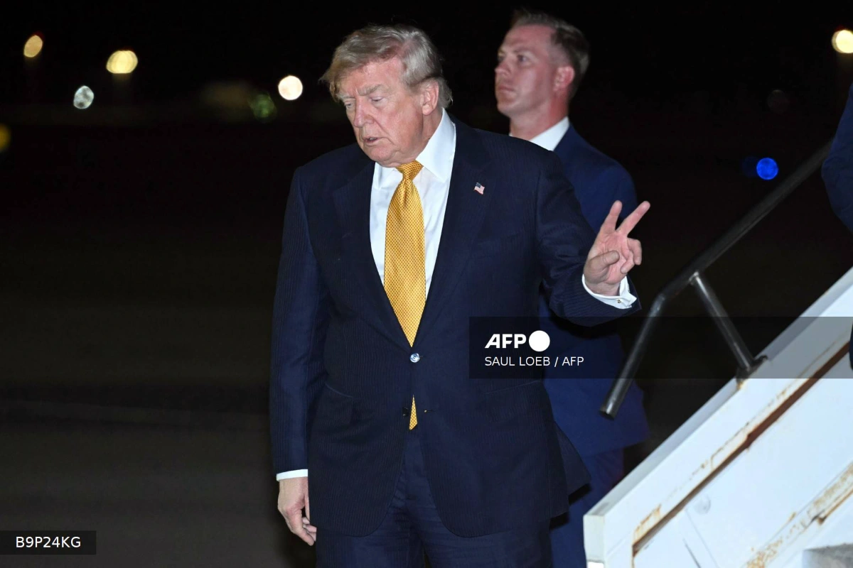 Trump warns Iran bombing will increase if attacks continue Trump warns Iran bombing will increase if attacks continue