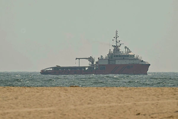 UAE-IRAN-US-ISRAEL-WAR-112440 Iran Guards say closing Hormuz strait 'until further notice'