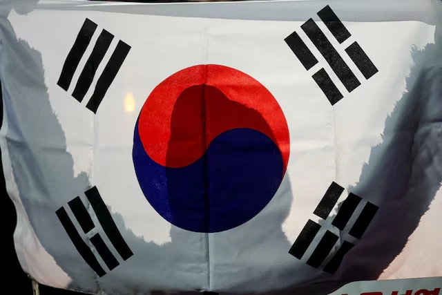 South Korea drops hardline stance on North’s nuclear arms South Korea drops hardline stance on North’s nuclear arms