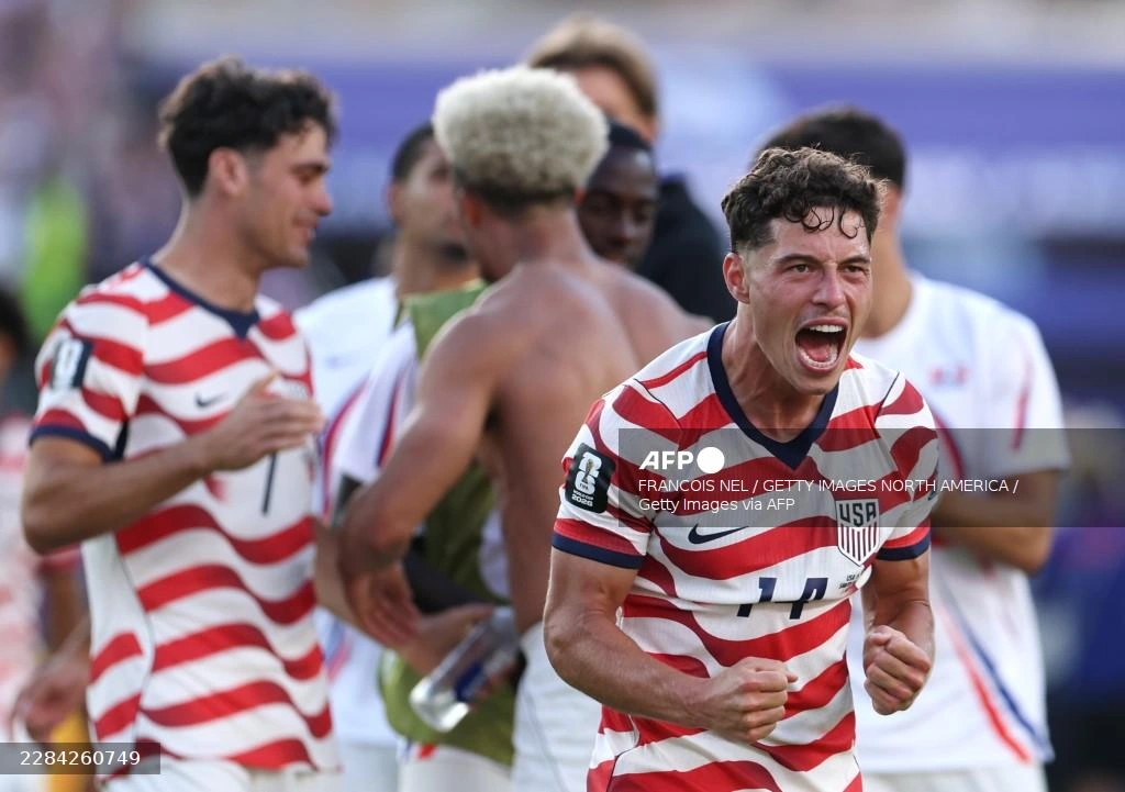 US beats Bosnia 2-0 with Balogun goal and red card US beats Bosnia 2-0 with Balogun goal and red card