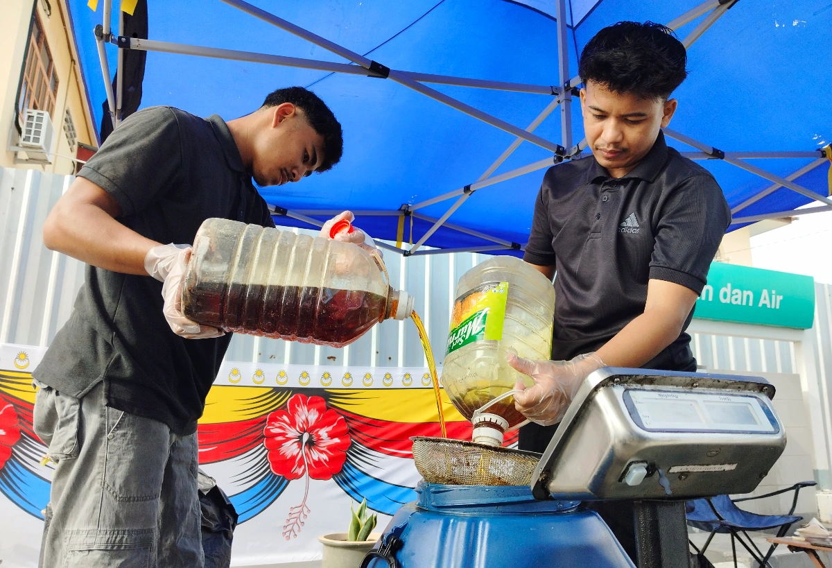 Used cooking oil network reaches 100 Petronas stations Used cooking oil network reaches 100 Petronas stations