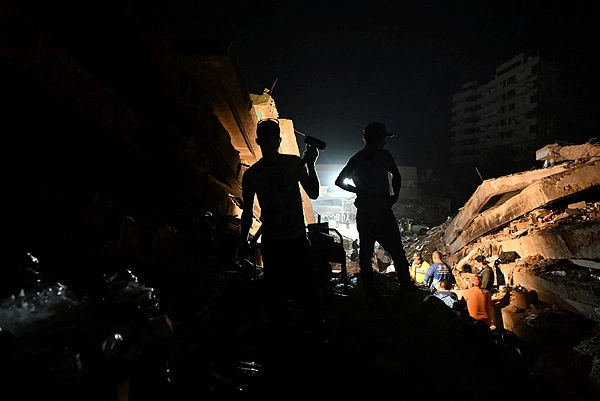 An 'angel' in darkness after Venezuela's deadly quakes