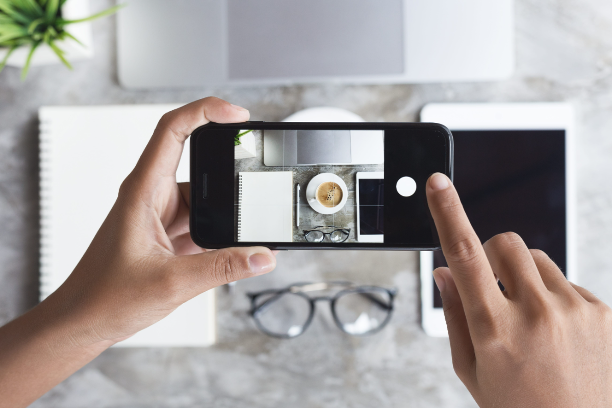 Smartphones: How to choose your new daily device Good phone cameras now rely as much on software processing as on lenses and sensors. – ALLPICSFROM123RF