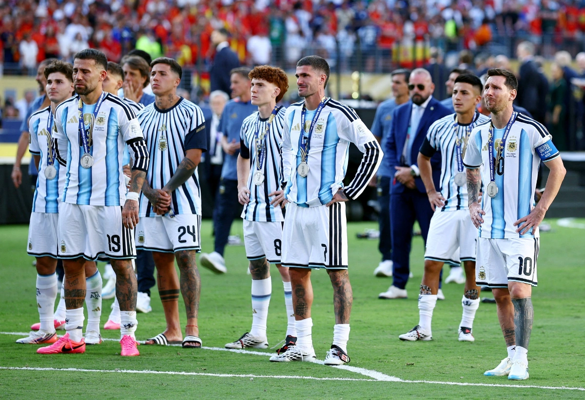 bunch of argentinass crying catching Ls Reuters