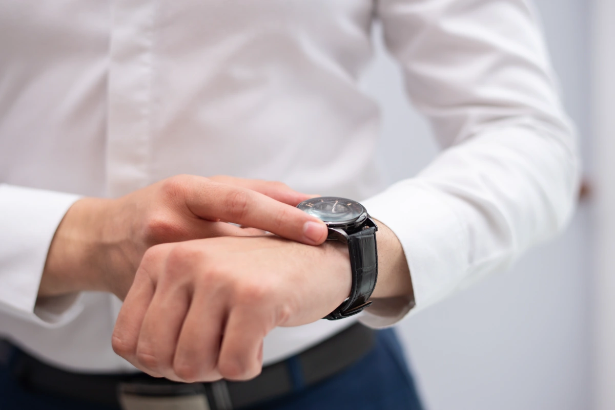 Viral debate: Is it fair to penalise employees for lateness while employers miss payment deadlines? Viral debate: Is it fair to penalise employees for lateness while employers miss payment deadlines?