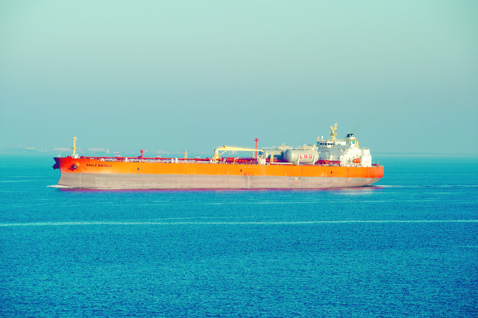 Tanker Four oil tankers turn back from Hormuz after attacks on vessels