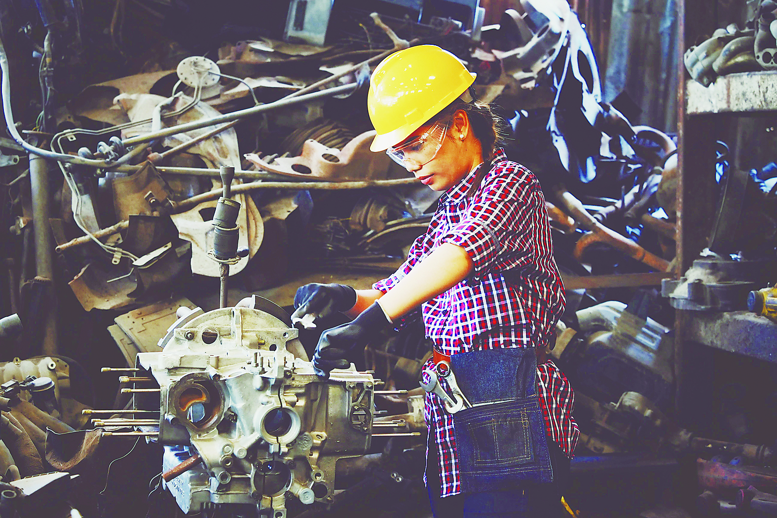 DIY Women make presence felt in China DIY, maintenance space