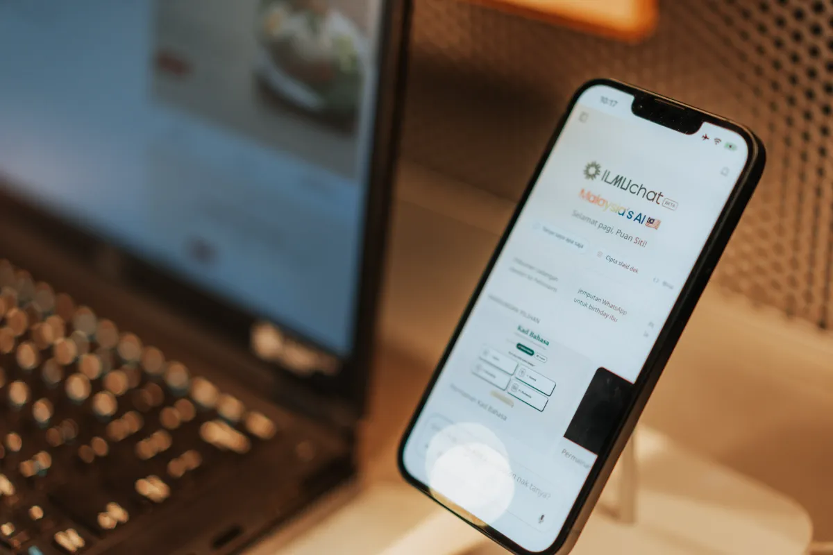 Ilmuchat is available through a web browser and a mobile app, allowing users to access the AI assistant across devices. – ALL HANDOUT PICS