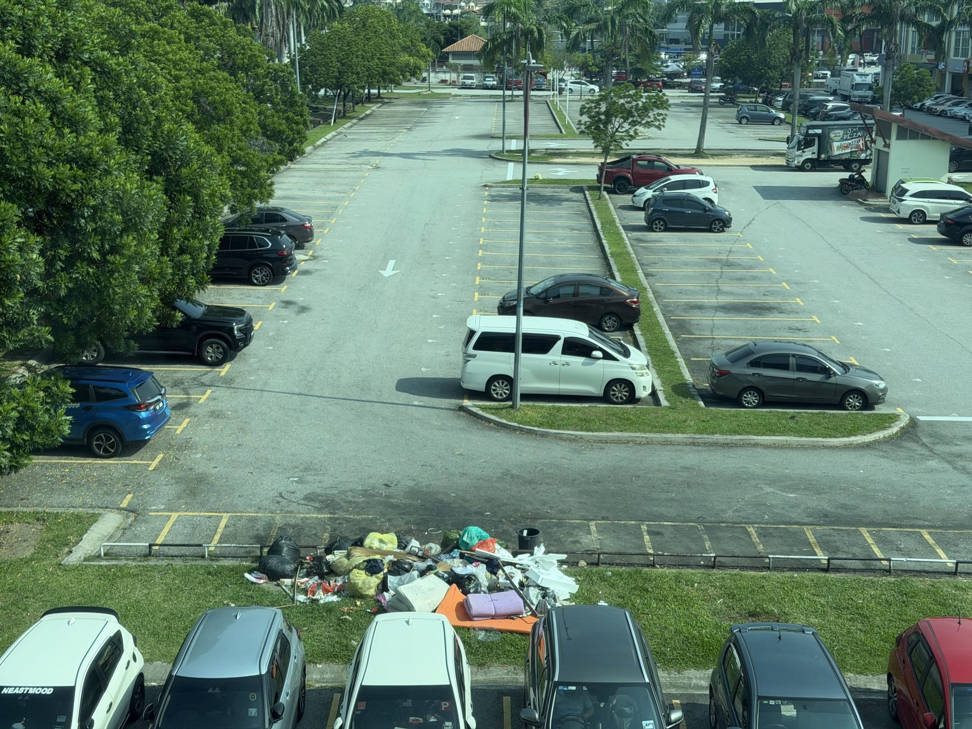 Heartbreak over rubbish: Woman demands clean car park