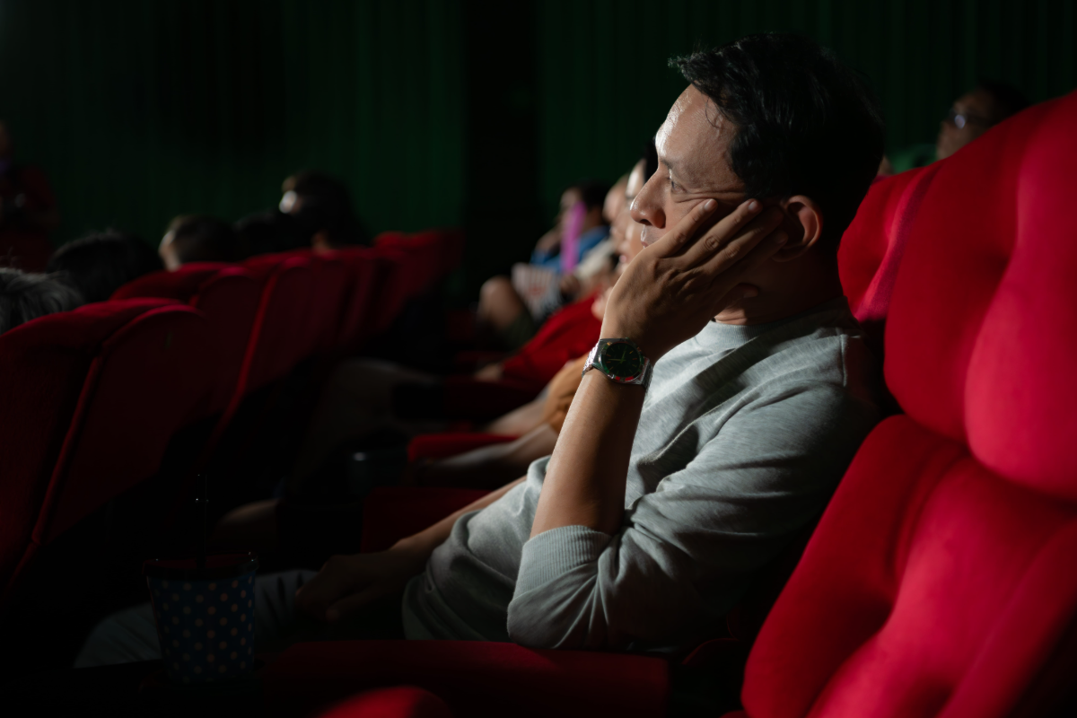 wosunan230800672 For many film lovers, the ritual of buying a ticket and entering the hall is still part of the appeal. – 123RFPIC