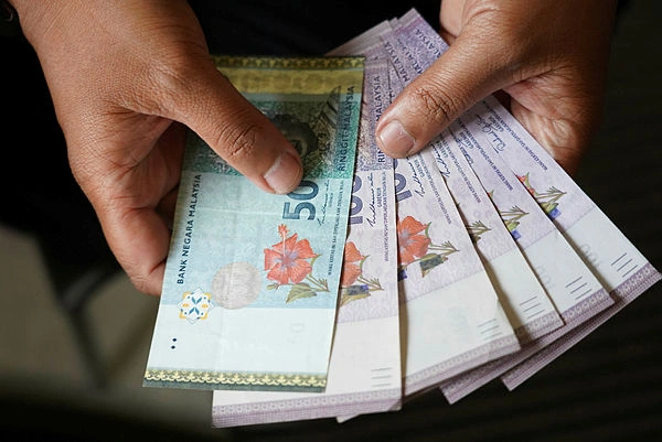 Ringgit opens mixed as US dollar strengthens on oil prices Ringgit opens mixed as US dollar strengthens on oil prices