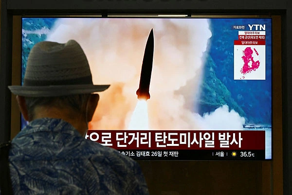 SKOREA-JAPAN-NKOREA-PROJECTILE North Korea fires ballistic missile: South Korea military