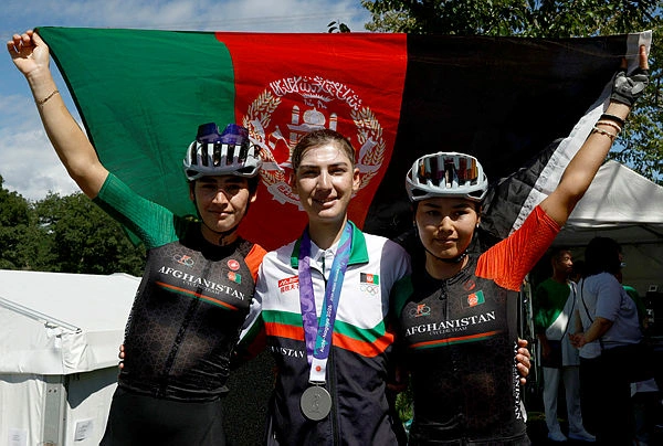 Afghan cyclist Fariba Hashimi claims Asian Games silver