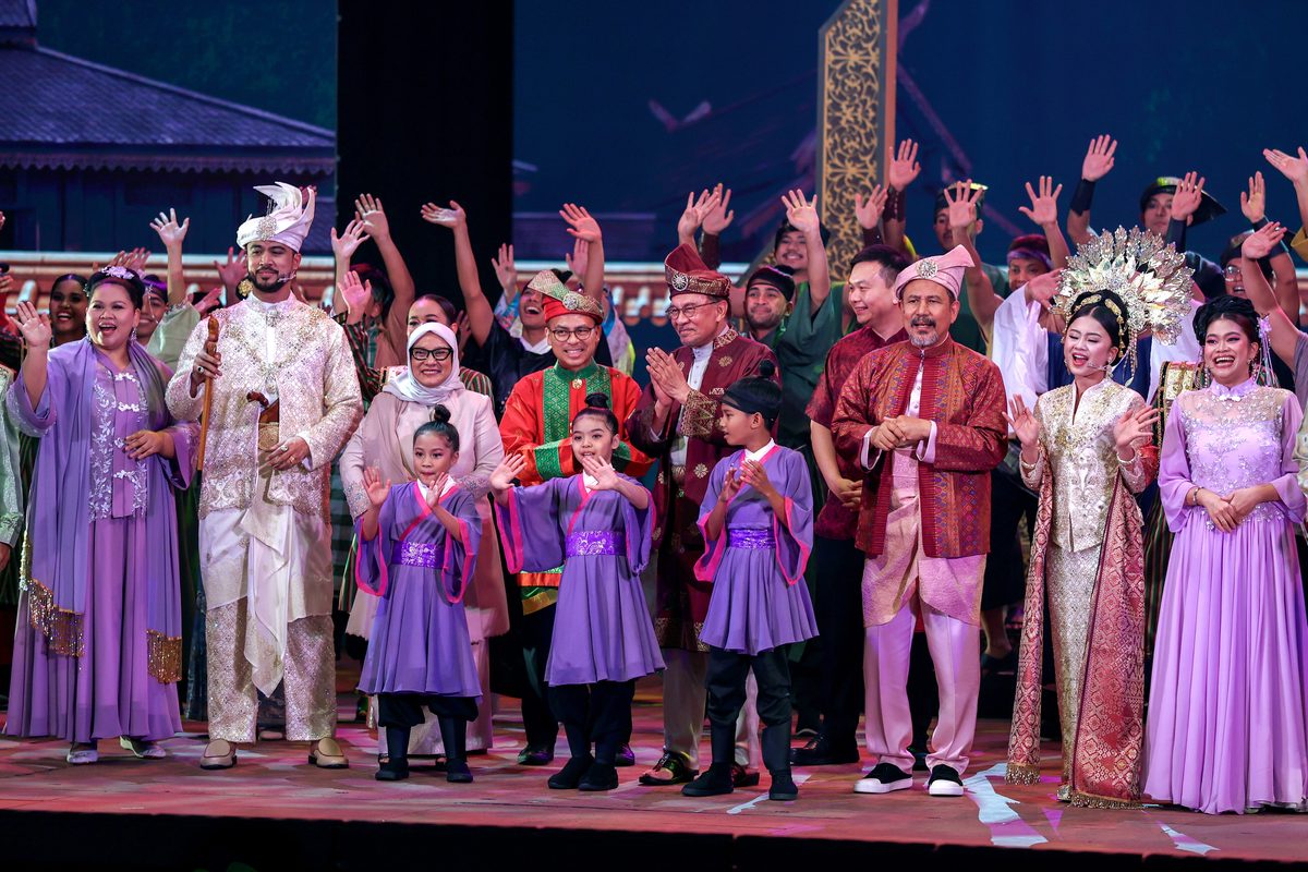 ‘Mansur & Liu’ shows Malaysia’s local productions have come of age - Anwar ‘Mansur & Liu’ shows Malaysia’s local productions have come of age - Anwar