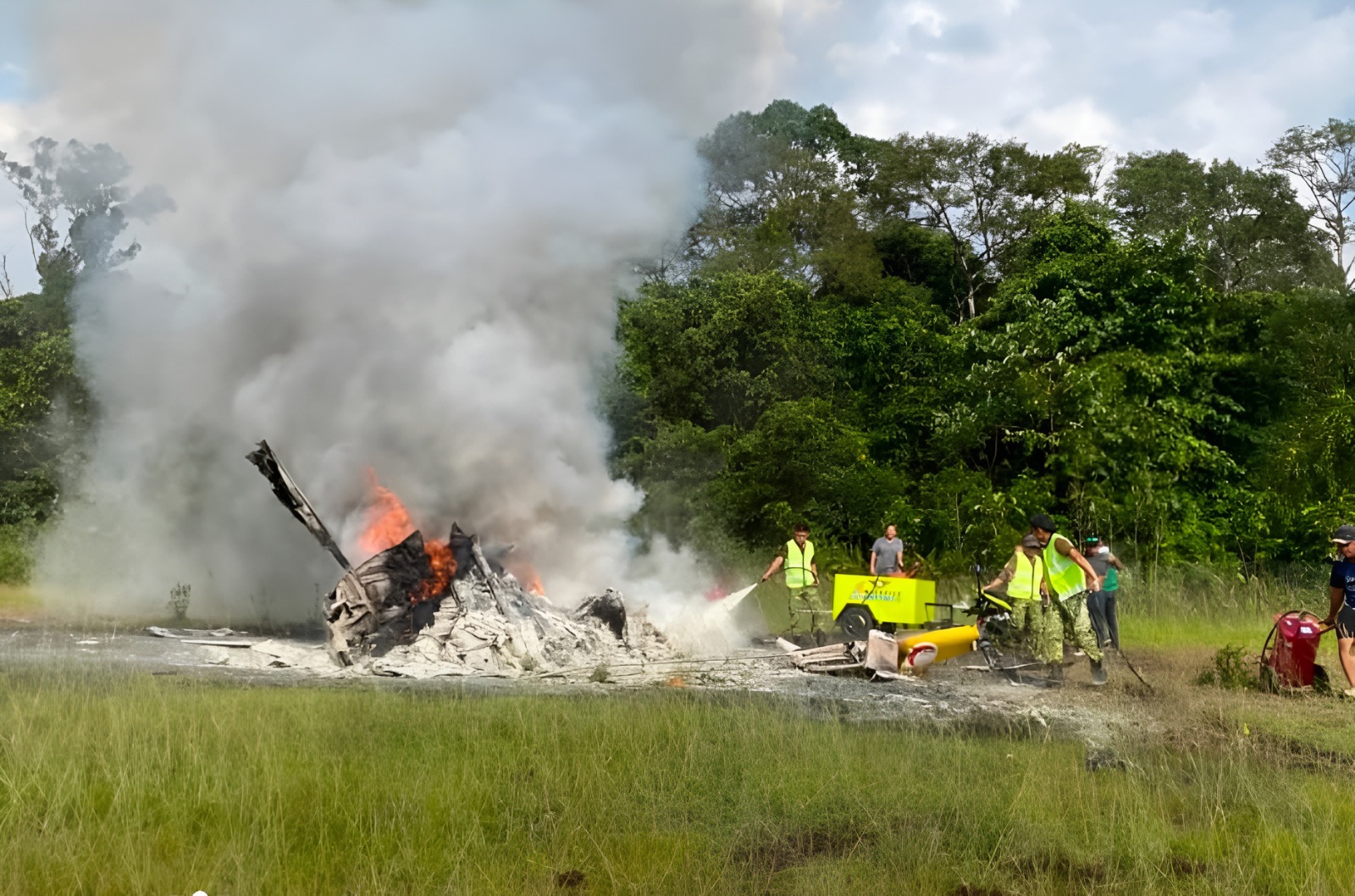 Five aboard as helicopter crashes near Long Lellang Five aboard as helicopter crashes near Long Lellang