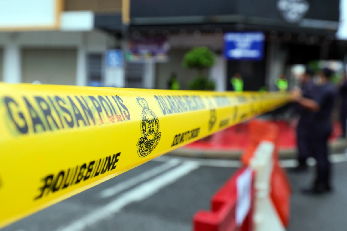yellow tape bernama