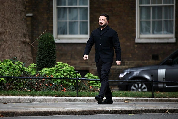 Europe backs Zelensky in Brussels amid Trump rift Europe backs Zelensky in Brussels amid Trump rift