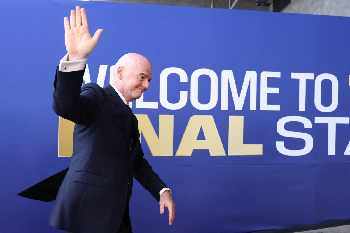 Infantino faces FIFA rebels in Zurich after failed World Cup stake sale