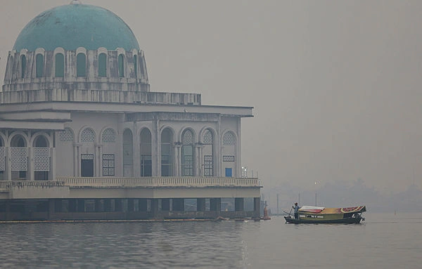 Sarawak schools to operate as usual tomorrow despite haze