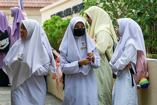 Schools in Selangor, Melaka, Negeri Sembilan and Pahang to reopen tomorrow amid haze