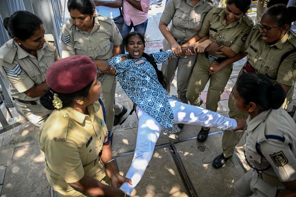 Opposition, journalists allege police abuses during India protests Opposition, journalists allege police abuses during India protests